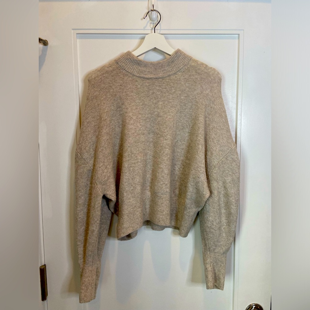 Cropped Cozy Sweater with a Bubble Sleeve